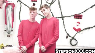 Twinks Flexing And Jerking Off For The Camera - Hot barely legal Studs