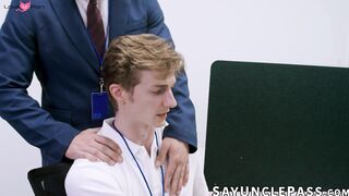 Superstar Edie Parker Fucks Teen Hunk Gauge Palmerson in Hardcore Action