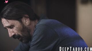 College Cutie Vanna Barden's Step-Dad JIZZ on Her Face - Facial Blowjob
