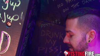 Punk-Chic Teen Babe Gets Dirty With A Facial Blast From Her Stepbrother
