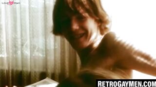VintagesSex - Old-barely legal Cougar Teaches Student A Lesson In Pleasure