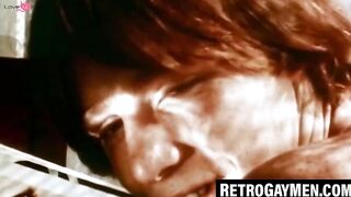 VintagesSex - Old-barely legal Cougar Teaches Student A Lesson In Pleasure