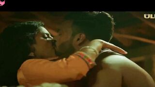 Indian Desi Girl's Hot Dance-Off with Sexy Bollywood Music