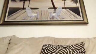 Big Booty Babe Loves Giving Blowjobs & Gets A Huge Load On Her Ass