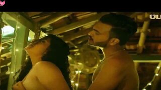 Indian Desi Girl's Hot Dance-Off with Sexy Bollywood Music