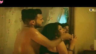Indian Desi Girl's Hot Dance Off - Bollywood Style