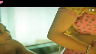Indian Desi Girl's Hot Dance-Off with Sexy Bollywood Music