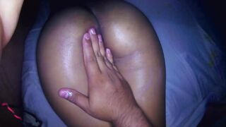 jugando con el culo delisioso de susy y su rica