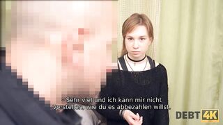 DEBT4k Mï¿½dchen mag teure Gerï¿½te, die sie durch Kopulation abarbeitet