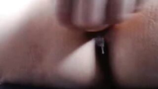 Creamy Amateur Brunette Pussy Close-Up on Webcam