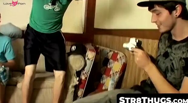 Str8Thugs.com - Straight thugs' hairy cock jacking threesome and mutual cum blasting