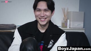 Stunning Yuki tongues and fingers Reachs firm tight ass