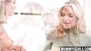 Emma Hix gives Rachael Cavalli pussy draining lap dance