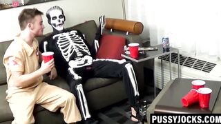Luke Hudson bounces on Zack Graysons hard cock with pussy