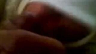 Arab Asian Babe Gives Head
