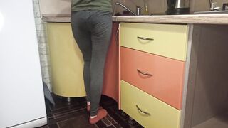 Amateur MILF blows neighbors