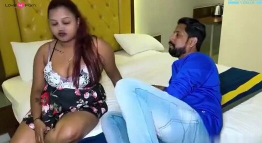Akeli girlfriend ne boyfriend ko ghar par bulaya