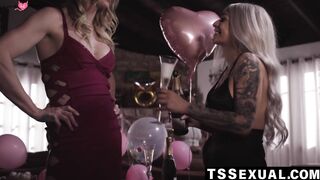 Eva Maxim gives stepsis Casey Kisses a bachelorette party fuck