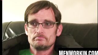 Glasses wearing dude jerks off for our pleasure
