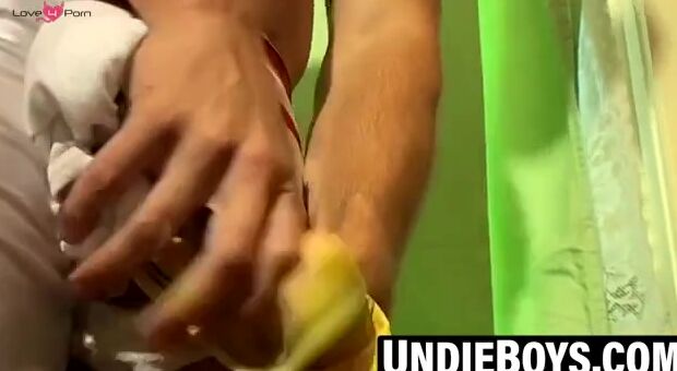 Kelly Cooper sniffs undies while fucking himself to orgasm