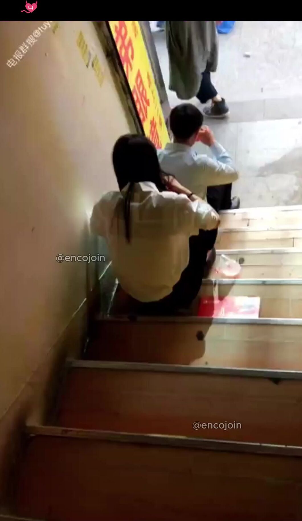 encoxada dickflash cum girl