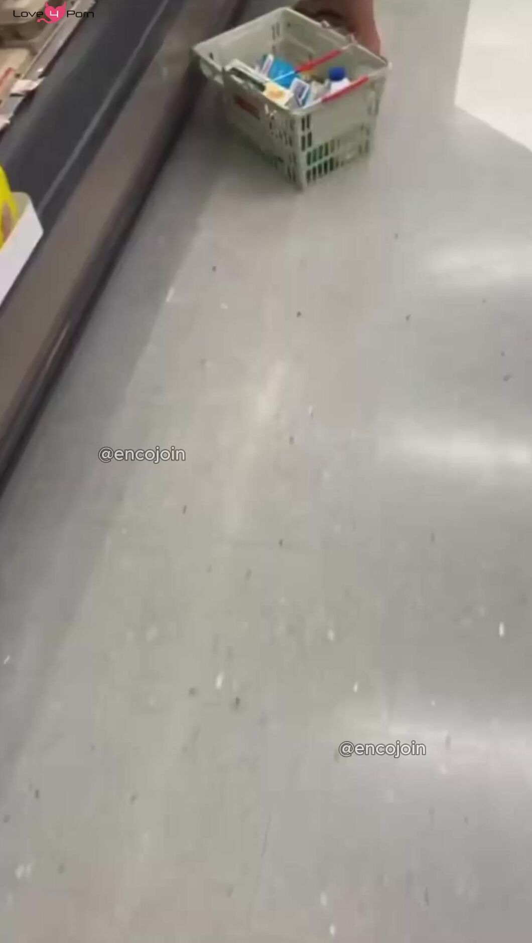 girl with big butt in supermarket