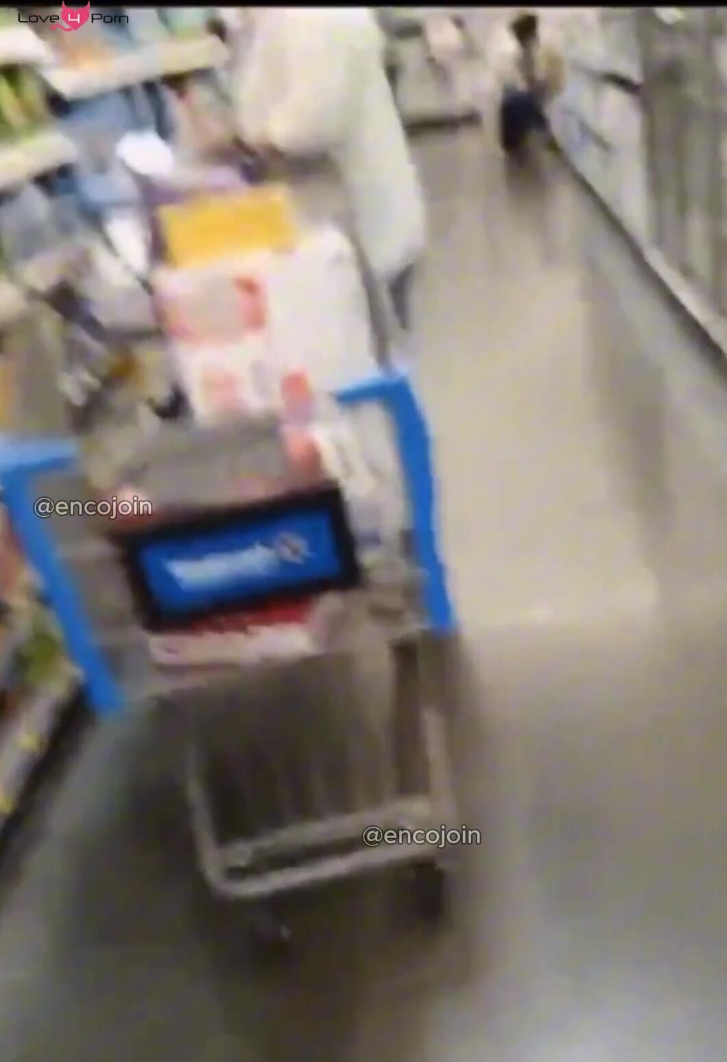 Patting the butt of a girl with a big butt in the supermarket.