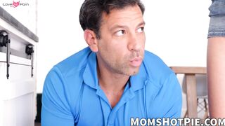 Brunette Mia River gets twat licked raw by hungry stepdaddy