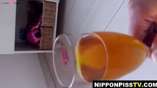 Japanese vixen pees repeatedly to top off her container