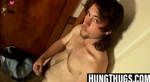 Straight guy Trinkin Matt jerks while his balls swing wild