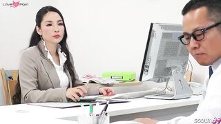 Female Japanese Boss give older Worker a intense Blowjob for get his cum in mouth