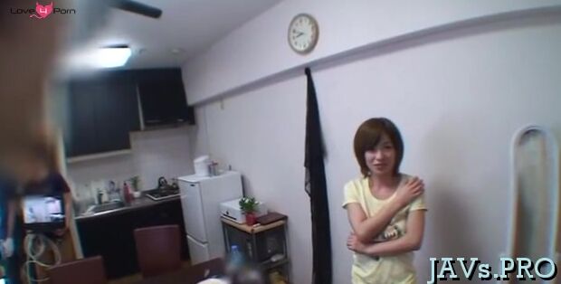 Asian babe sucks dick deep