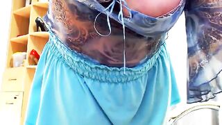Superbusty Dina-Brandy cougar with big jugs on web cam