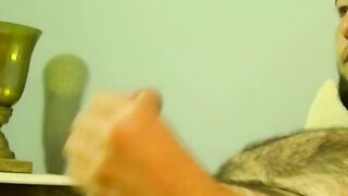 Hairy American Lurch sucked off by mature black homo