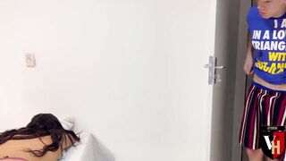 Socando a rola na prima