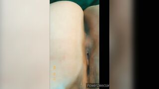 Performance con pezoneras y vibrador