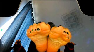 Foot and strap-on for u!