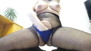 Sensual Cougar into fishnets tights masturbate chubby snatch