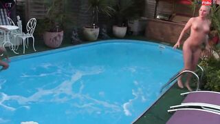 KinkyTina Natursekt aus der Pussy mit LaraCumKitten