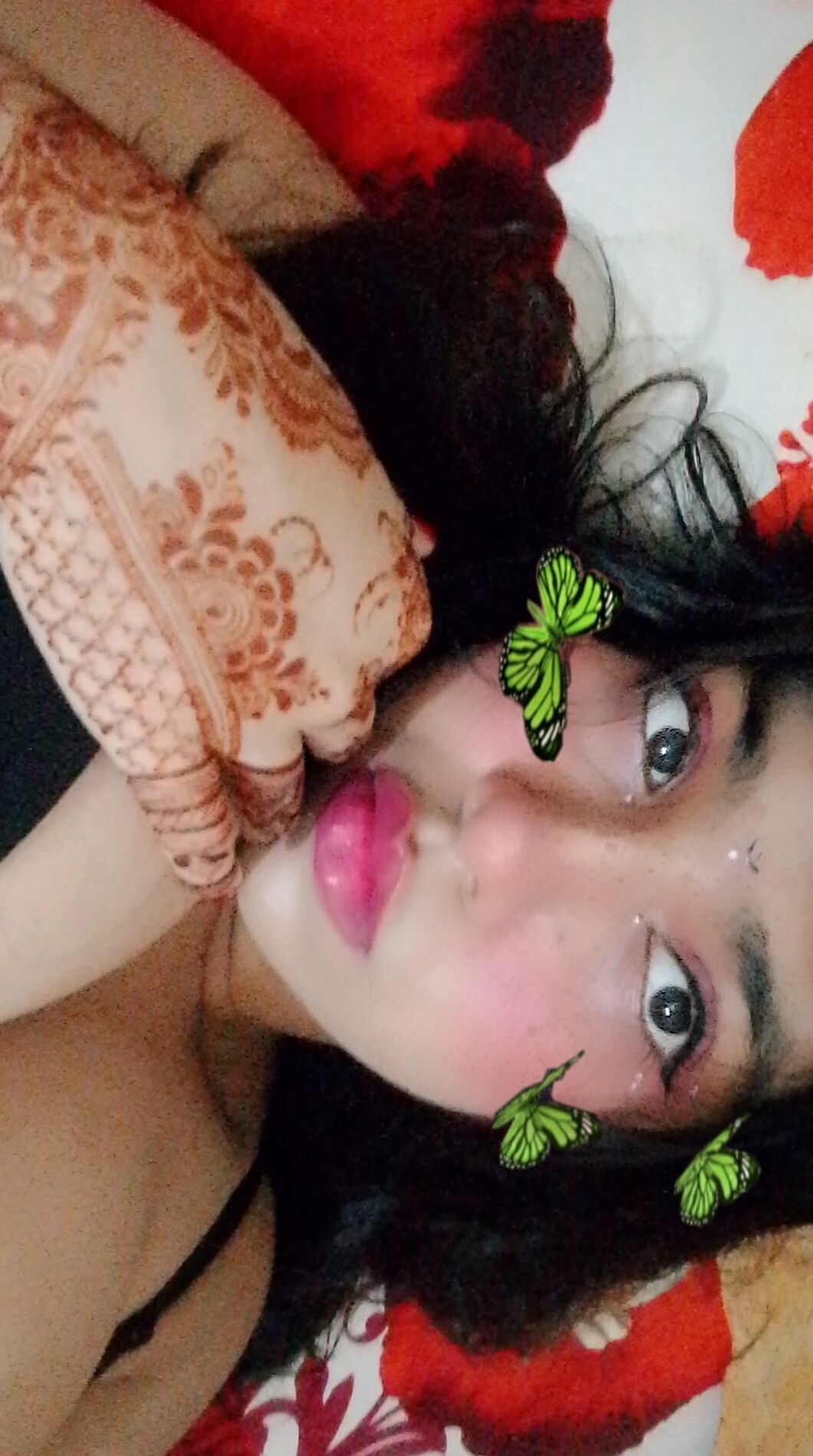 Rini Shows Off Her Huge Boobs
