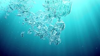 Nora Shmandora underwater toy action