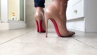 Louboutin So Kate Naked