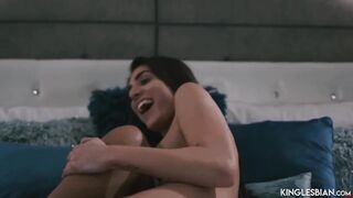 Very turned on dyke loves sixty-nine and scissoring with her roommate