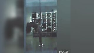 geiler gogo stangen tanz von einer geilen insta stute