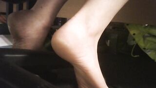 Nats Hot barefeet close up soles