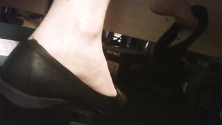 Nats Hot barefeet close up soles