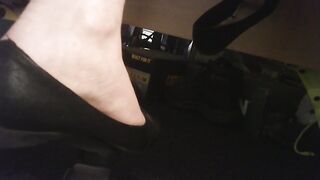 Nats Hot barefeet close up soles