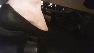 Nats Hot barefeet close up soles