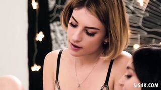Lesbo stepsis advanture with Luna Daniels and Kristen Scott