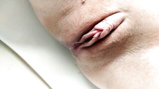 SLUTS PEE CLOSE-UP!